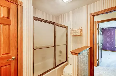 Bath - 2242 Baldwin Dr, Centerville, OH 45459 photo 8 of 10