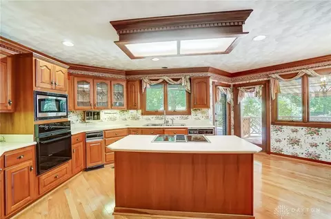 Kitchen - 2242 Baldwin Dr, Centerville, OH 45459 photo 4 of 9