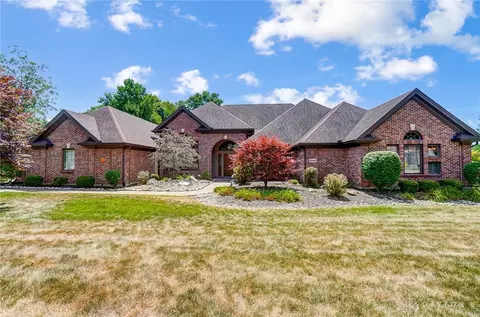 Exterior - 2242 Baldwin Dr, Centerville, OH 45459 photo 6 of 20