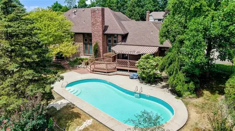 Exterior - 2242 Baldwin Dr, Centerville, OH 45459 photo 2 of 20