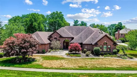 2242 Baldwin Dr, Centerville, OH 45459