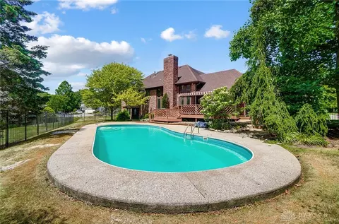 Exterior - 2242 Baldwin Dr, Centerville, OH 45459 photo 18 of 20