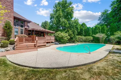 Exterior - 2242 Baldwin Dr, Centerville, OH 45459 photo 11 of 20