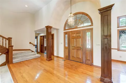 Entry Way - 2242 Baldwin Dr, Centerville, OH 45459 photo 2 of 4