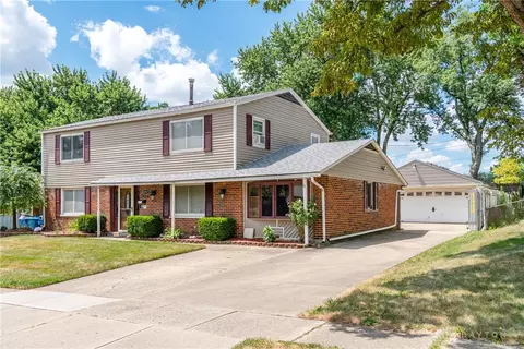 6863 Hubbard Dr, Huber Heights, OH 45424