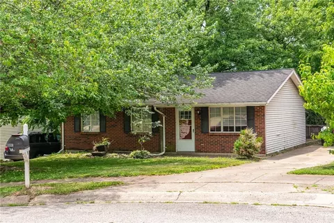 2504 Brookfield Dr, Middletown, OH 45044