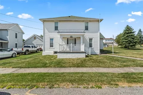 7 W 1st St, Christiansburg, OH 45389