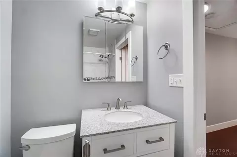 Bath - 5869 Overbrooke Rd, Centerville, OH 45440 photo 5 of 8