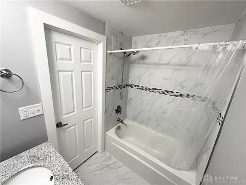 Bath - 5869 Overbrooke Rd, Centerville, OH 45440 photo 7 of 8