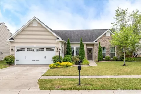 2248 Blazing Star Dr, Tipp City, OH 45371