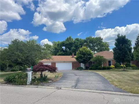 1593 Roamont Dr, Dayton, OH 45459