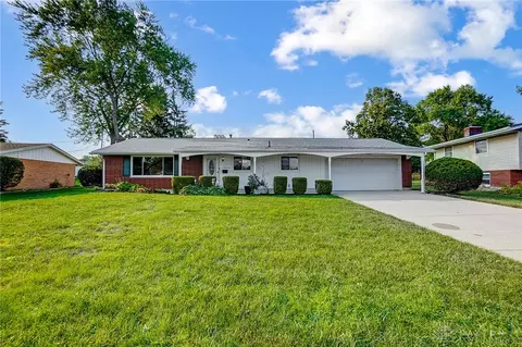 1074 Cottage Court Dr, Fairborn, OH 45324