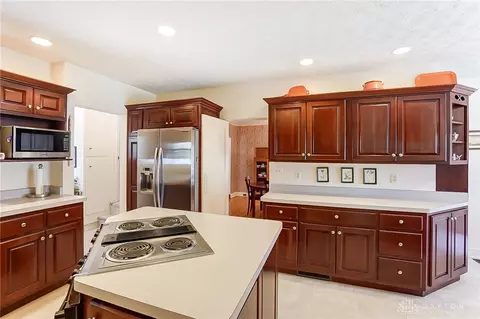 30 S Broadmoor Blvd, Springfield, OH 45504 photo 14