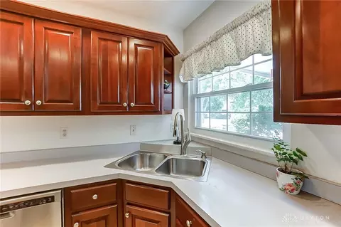 30 S Broadmoor Blvd, Springfield, OH 45504 photo 17