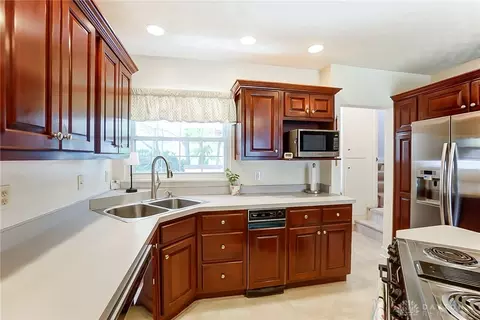 30 S Broadmoor Blvd, Springfield, OH 45504 photo 16