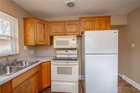 3814 Glaser Dr, Kettering, OH 45429 photo 8