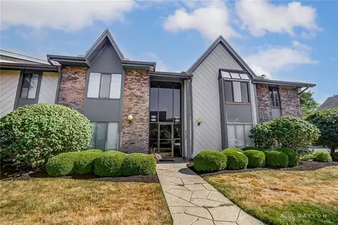 1915 Washington North Dr, Washington Township, OH 45458