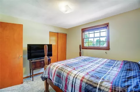 Bedroom - 953 Malone Ave, Kettering, OH 45429 photo 7 of 9