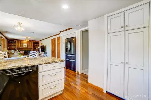 Kitchen - 953 Malone Ave, Kettering, OH 45429 photo 6 of 7