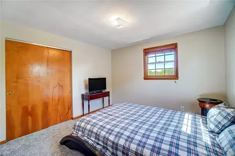 Bedroom - 953 Malone Ave, Kettering, OH 45429 photo 4 of 9