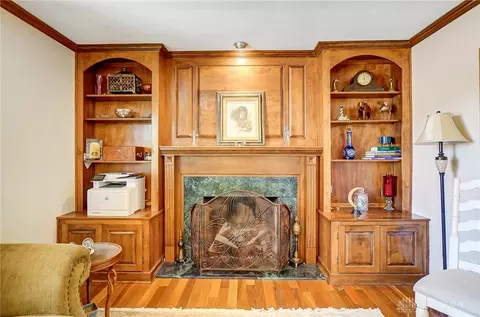 Living - 953 Malone Ave, Kettering, OH 45429 photo 3 of 5