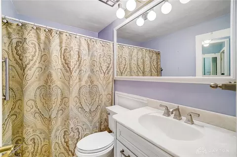 Bath - 953 Malone Ave, Kettering, OH 45429 photo 6 of 8