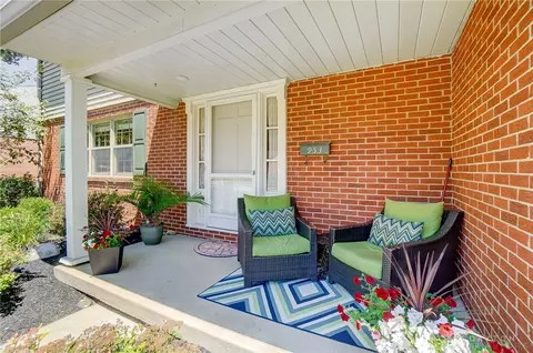 Exterior - 953 Malone Ave, Kettering, OH 45429 photo 5 of 15