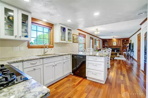 Kitchen - 953 Malone Ave, Kettering, OH 45429 photo 1 of 7