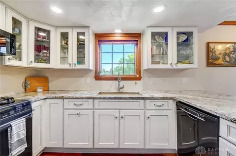 Kitchen - 953 Malone Ave, Kettering, OH 45429 photo 2 of 7