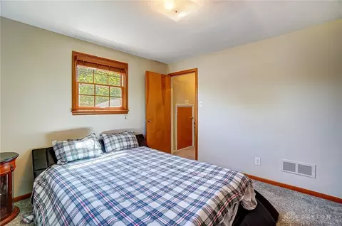 Bedroom - 953 Malone Ave, Kettering, OH 45429 photo 5 of 9