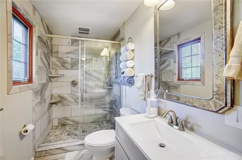 Bath - 953 Malone Ave, Kettering, OH 45429 photo 3 of 8