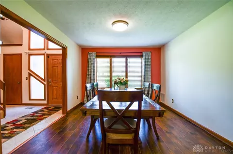 Dining - 799 Highpoint Dr, Springboro, OH 45066 photo 1 of 2