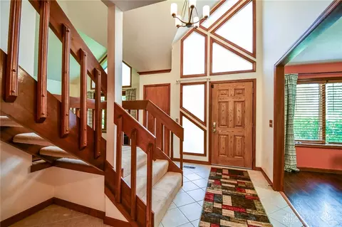 Entry Way - 799 Highpoint Dr, Springboro, OH 45066 photo 1 of 7