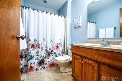 Bath - 799 Highpoint Dr, Springboro, OH 45066 photo 5 of 6