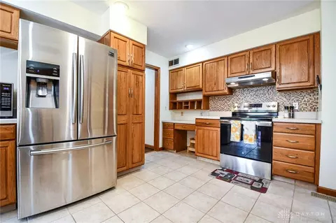 Kitchen - 799 Highpoint Dr, Springboro, OH 45066 photo 6 of 6
