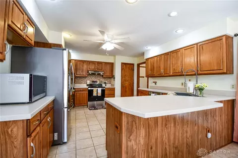 Kitchen - 799 Highpoint Dr, Springboro, OH 45066 photo 2 of 6