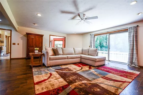 Living - 799 Highpoint Dr, Springboro, OH 45066 photo 4 of 4