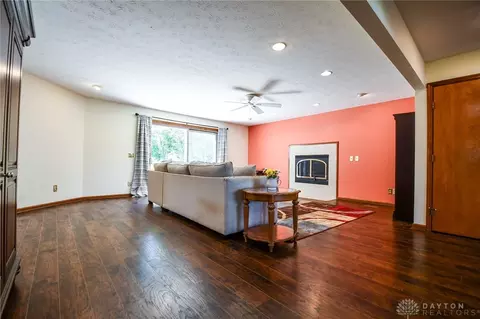 Living - 799 Highpoint Dr, Springboro, OH 45066 photo 1 of 4