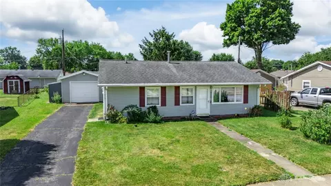 313 Ridgebury Dr, Xenia, OH 45385
