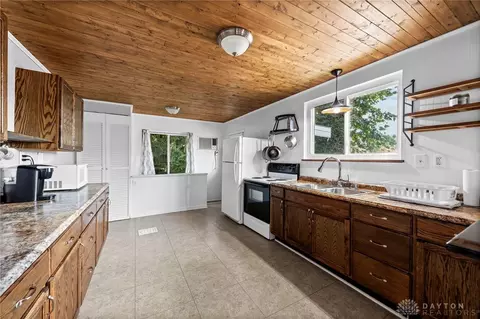 Kitchen - 50 N 3rd St, Batavia, OH 45103 photo 4 of 7