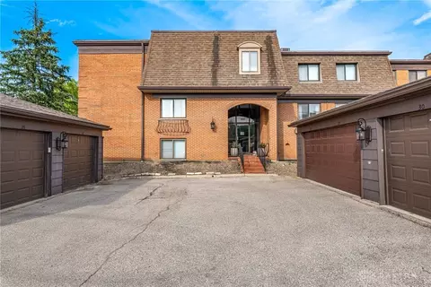 1600 Pine Tree Ln #25, West Carrollton, OH 45449