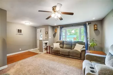 Living - 1017 Rio Ln, Dayton, OH 45429 photo 2 of 3