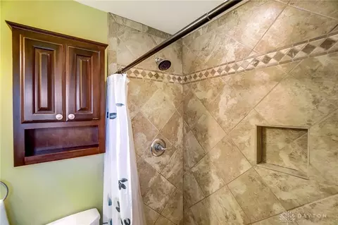Bath - 1017 Rio Ln, Dayton, OH 45429 photo 2 of 4