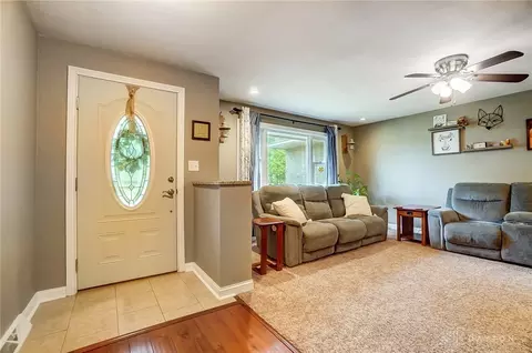 Entry Way - 1017 Rio Ln, Dayton, OH 45429 photo 1 of 1