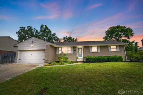 1017 Rio Ln, Dayton, OH 45429
