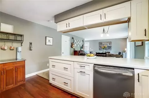 Kitchen - 1017 Rio Ln, Dayton, OH 45429 photo 6 of 6