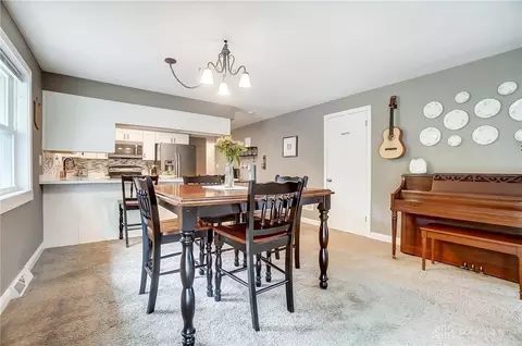 Dining - 1017 Rio Ln, Dayton, OH 45429 photo 3 of 4