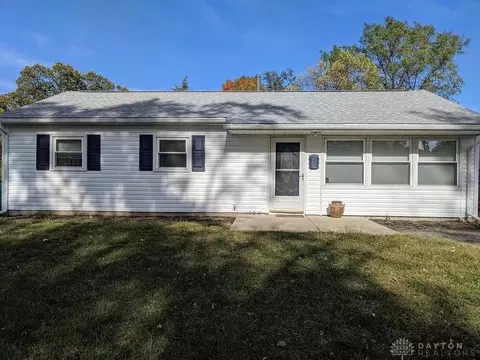 125 E Doris Dr, Fairborn, OH 45324