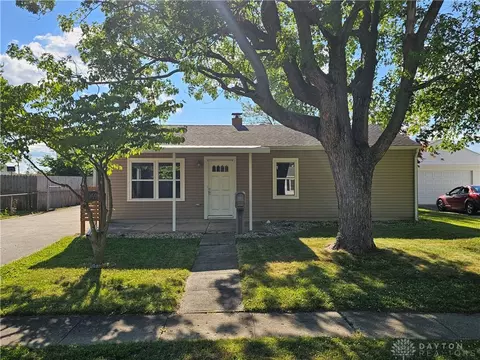 2069 Kylemore Dr, Xenia, OH 45385