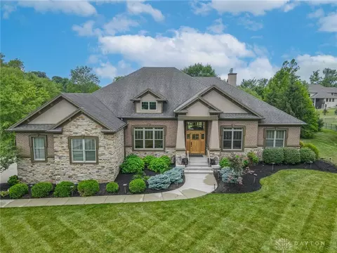7961 Locust Grove Ct, Springboro, OH 45066